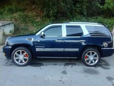 Cadillac Escalade sempre tenuta in box, 2 proprietari, tenuta maniacalmente Blu/Azzurro usata genova