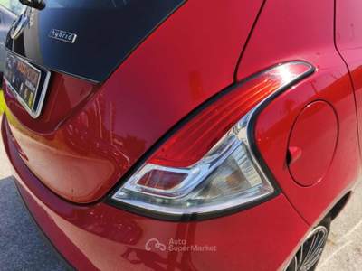 Lancia Ypsilon 1.0 FireFly 5 porte S&S Hybrid Ecochic A. Ferretti Bianco usata Milazzo