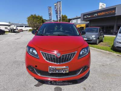 Lancia Ypsilon 1.0 FireFly 5 porte S&S Hybrid Ecochic A. Ferretti Bianco usata Milazzo