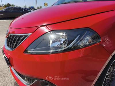 Lancia Ypsilon 1.0 FireFly 5 porte S&S Hybrid Ecochic A. Ferretti Bianco usata Milazzo