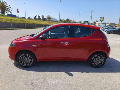 Lancia Ypsilon 1.0 FireFly 5 porte S&S Hybrid Ecochic A. Ferretti Bianco usata Milazzo