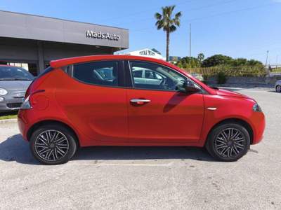 Lancia Ypsilon 1.0 FireFly 5 porte S&S Hybrid Ecochic A. Ferretti Bianco usata Milazzo