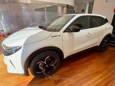 Alfa Romeo Junior 1.2 145 CV Hybrid eDCT6 Speciale km 0 0uff. Italia Bianco usata Afragola