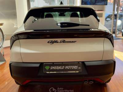 Alfa Romeo Junior 1.2 145 CV Hybrid eDCT6 Speciale km 0 0uff. Italia Bianco usata Afragola