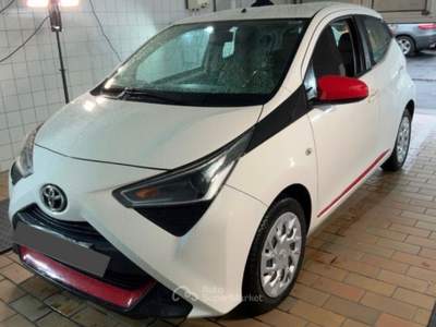Toyota Aygo 1.0 5 porte/ neopatentati/FINANZIAMENTI Bianco usata Benevento