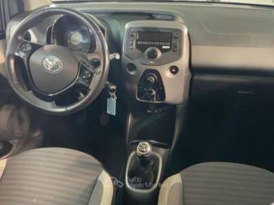 Toyota Aygo 1.0 5 porte/ neopatentati/FINANZIAMENTI Bianco usata Benevento