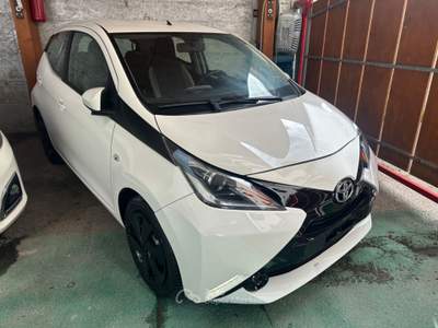Toyota Aygo 5 porte x-clusiv GARANZIA Bianco usata Benevento