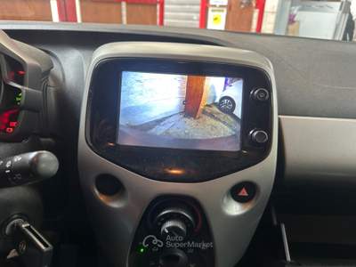 Toyota Aygo 5 porte x-clusiv GARANZIA Bianco usata Benevento