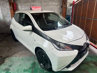 Toyota Aygo 5 porte x-clusiv GARANZIA Bianco usata Benevento