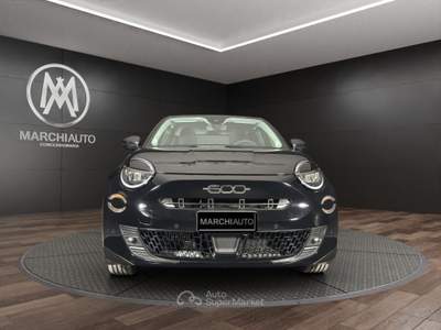 Fiat 600 Hybrid 110 CV DCT MHEV (Pack Comfort) Nero usata Bastia Umbra