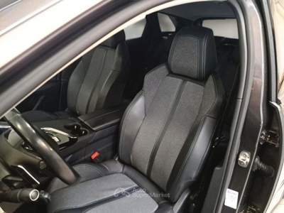Peugeot 3008 PEUGEOT 3008 BLUEHDI 130 EAT8 SES ALLURE SUV usata Casei Gerola