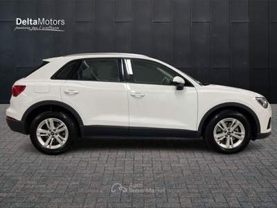 Audi Q3  - q3 35 2.0 tdi business advanced Bianco usata Montecosaro