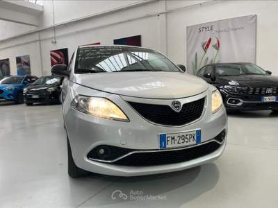 Lancia Ypsilon  - ypsilon 1.2 69 cv 5 porte gpl ecochic silver Grigio usata Torino
