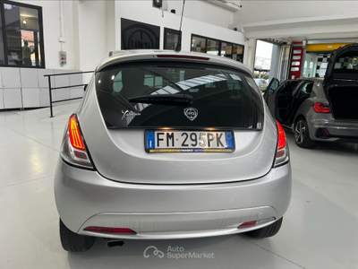 Lancia Ypsilon  - ypsilon 1.2 69 cv 5 porte gpl ecochic silver Grigio usata Torino