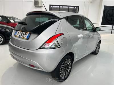 Lancia Ypsilon  - ypsilon 1.2 69 cv 5 porte gpl ecochic silver Grigio usata Torino