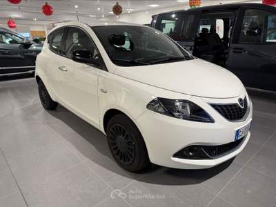 Lancia Ypsilon  - ypsilon 1.0 firefly 5 porte s&s hybrid ecochic silver Bianco usata Torino