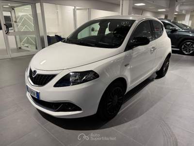 Lancia Ypsilon  - ypsilon 1.0 firefly 5 porte s&s hybrid ecochic silver Bianco usata Torino
