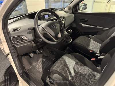 Lancia Ypsilon  - ypsilon 1.0 firefly 5 porte s&s hybrid ecochic silver Bianco usata Torino