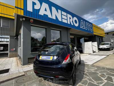 Lancia Ypsilon  - ypsilon 1.2 69 cv 5 porte gpl ecochic gold Blu/Azzurro usata Torino