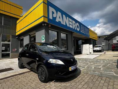 Lancia Ypsilon  - ypsilon 1.2 69 cv 5 porte gpl ecochic gold Blu/Azzurro usata Torino
