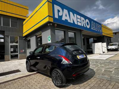 Lancia Ypsilon  - ypsilon 1.2 69 cv 5 porte gpl ecochic gold Blu/Azzurro usata Torino