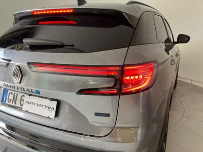 Renault Austral Austral 1.2 E-Tech hybrid 200cv Techno Esprit N1 Autocarro Grigio usata Como