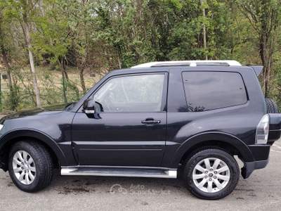 Mitsubishi Pajero Pajero ful optional Nero usata Leggiuno