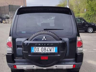 Mitsubishi Pajero Pajero ful optional Nero usata Leggiuno