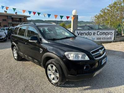 Chevrolet Captiva 2.0 TD 4X4 7 POSTI Nero usata Altidona Chevrolet Captiva 2.0 TD 4X4 7 POSTI Nero usata Altidona