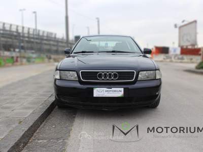 Audi A4 A4 1.8 Bianco usata Napoli
