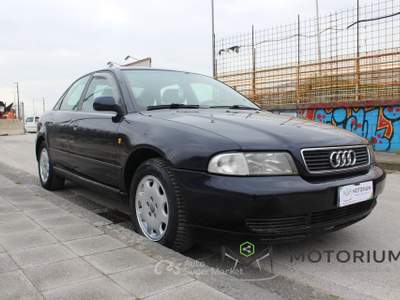 Audi A4 A4 1.8 Bianco usata Napoli