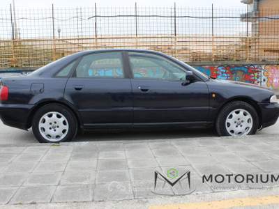 Audi A4 A4 1.8 Bianco usata Napoli