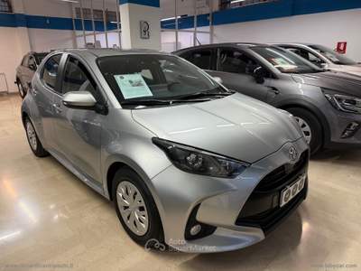Toyota Yaris Yaris 1.0 5p. Business Grigio usata Trani