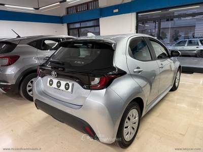 Toyota Yaris Yaris 1.0 5p. Business Grigio usata Trani