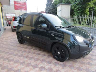 Fiat Panda 1.0 FireFly S&S Hybrid City Cross Verde usata Jerago con Orago