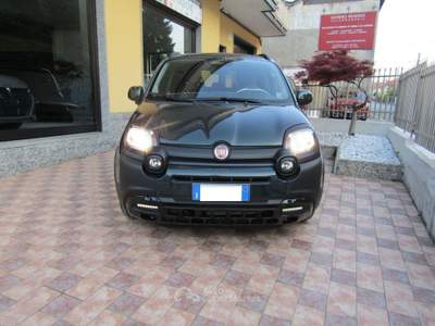Fiat Panda 1.0 FireFly S&S Hybrid City Cross Verde usata Jerago con Orago