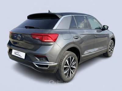 Volkswagen T-Roc  1.0 tsi Style 110cv Grigio usata Sant'Anastasia