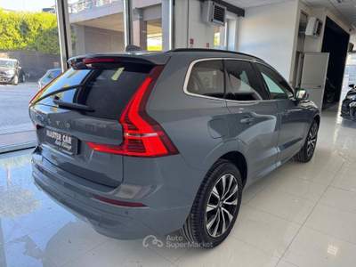 Volvo XC60 B4 (d) automatico Core Blu/Azzurro usata Ripalimosani