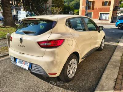 Renault Clio dCi 8V 75 CV Start&Stop 5 porte Energy Duel Beige usata Varallo