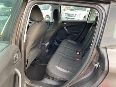 Peugeot 2008 1° serie BlueHDi 75 Active Grigio usata Sinalunga
