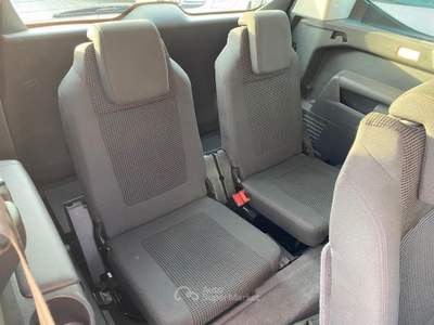 Peugeot 5008 BlueHDi 150 S&S Allure 7 posti KM CERTIFICATI Grigio usata Sinalunga
