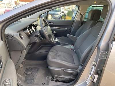 Peugeot 5008 BlueHDi 150 S&S Allure 7 posti KM CERTIFICATI Grigio usata Sinalunga