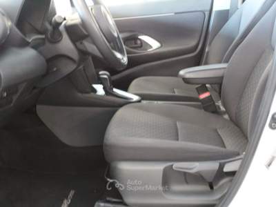 Toyota Yaris Cross 1.5 Hybrid 116 CV e-CVT HEV Active Bianco usata Alcamo