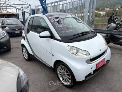 Smart ForTwo 0.8 cdi Passion 45cv Bianco usata Ercolano