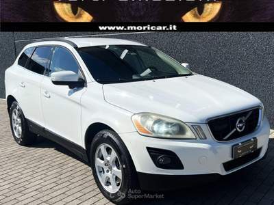 Volvo XC60 2.4 D 175 CV FWD DRIVe Momentum Bianco usata Gualtieri