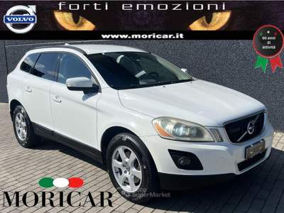 Volvo XC60 2.4 D 175 CV FWD DRIVe Momentum Bianco usata Gualtieri
