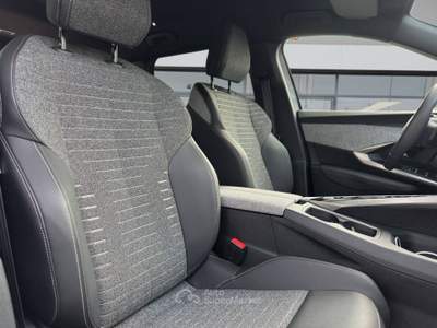 Peugeot 5008 1.2 hybrid Allure 145cv 7 posti Automatica usata Latina