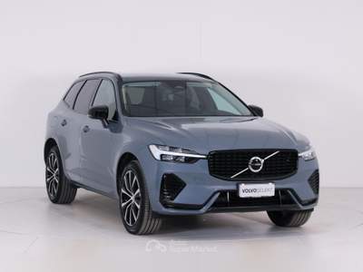 Volvo XC60 B4 (d) 197CV AWD AUT PLUS DARK Grigio usata Bassano del Grappa