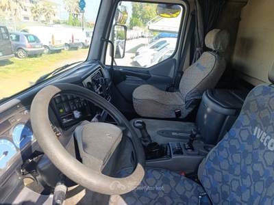 Renault Master RENAULT MAGNUM CASSONE FISSO CON GRU usata PIGNATARO INTERAMNA