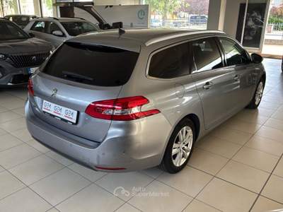 Peugeot 308 1.6 e-HDi 115cv Allure Cinghia Distrib. e Frizione Nuove Gancio Traino Grigio usata Voghera